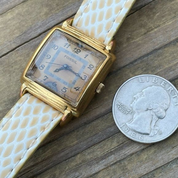 Vintage Fossil Wrist Watch Gold Tone Case analog Ladies Wrist Watch Read Desc - Picture 12 of 12